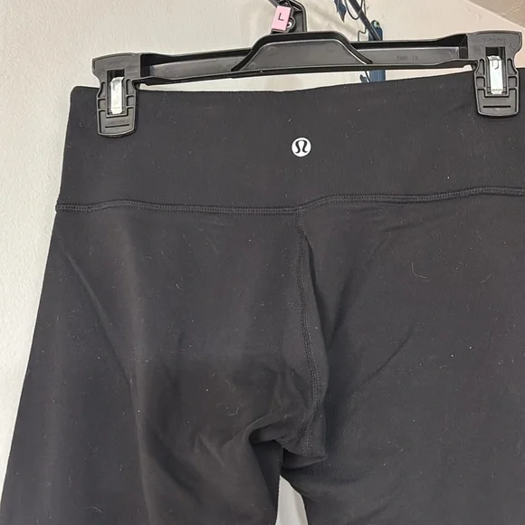 32.Lululemon Skinny Groove Pant in Black - Picture 5 of 7